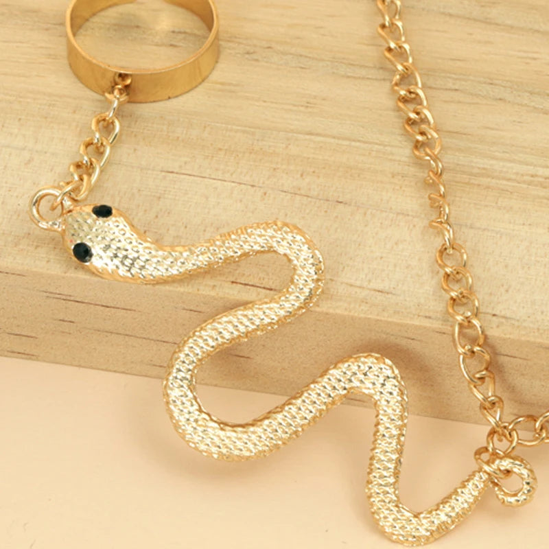 Gothic Exaggerated Snake Shaped Finger Bracelet Is Suitable for Women's New Fashion Personality Punk Style Ring Bracelet Jewelry